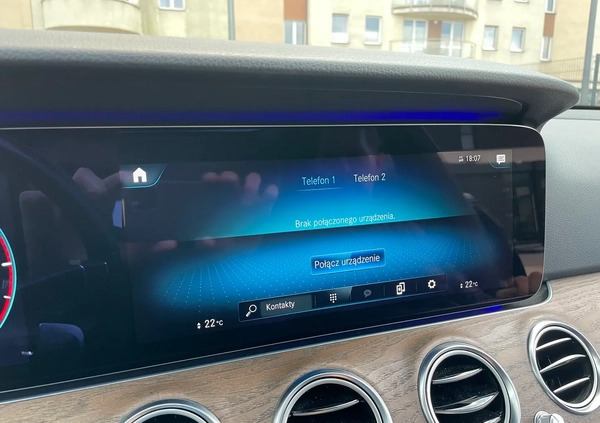 Mercedes-Benz Klasa E cena 159000 przebieg: 73988, rok produkcji 2020 z Piaseczno małe 352